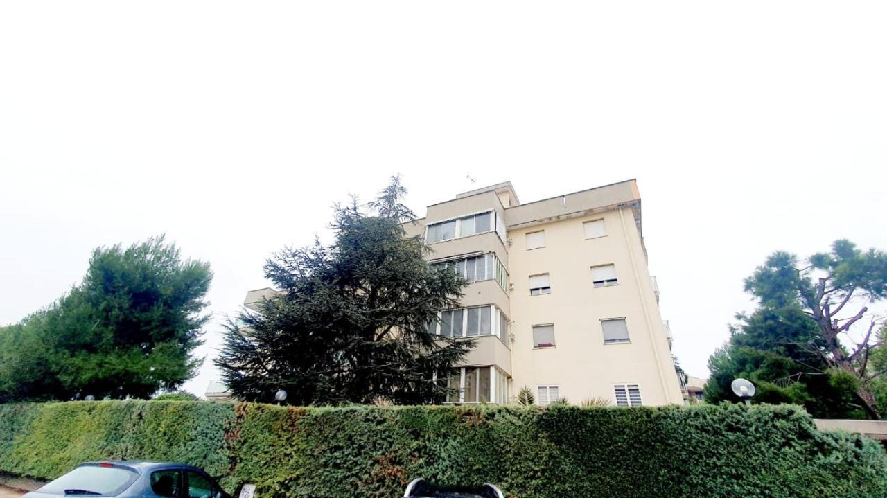 Garden Apartment Bari Bagian luar foto